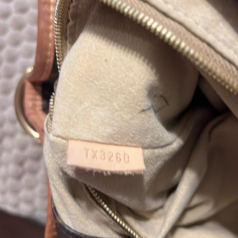 Authentic 🌺LOUIS VUITTON Artsy MM Monogram LV Hobo Shoulder bag - Picture 6 of 9